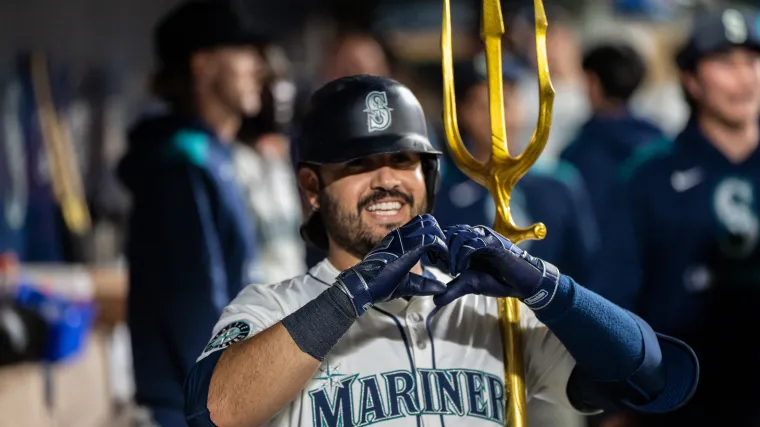 Mariners' Eugenio Suarez ties Harmon Killebrew for MLB third base history image