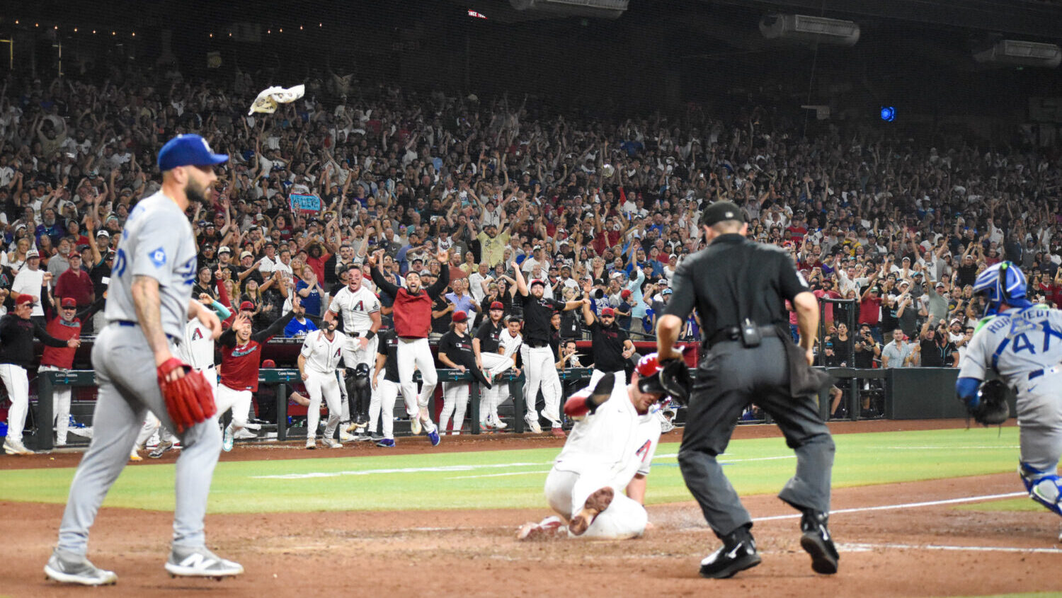 walk-off Diamondbacks Dodgers Geraldo Perdomo...