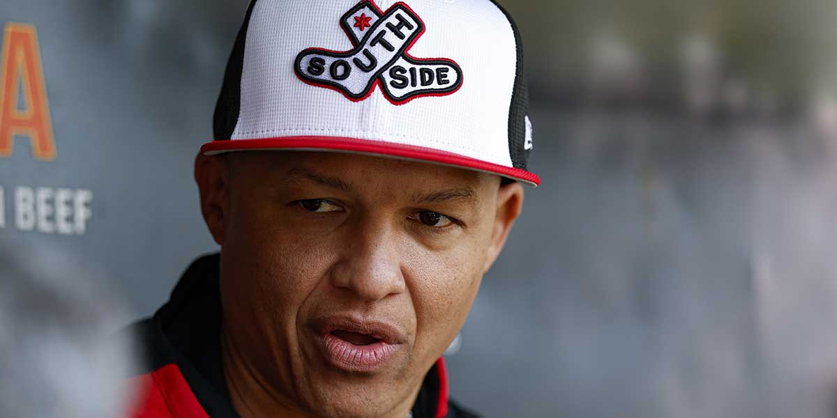 Chicago White Sox manager Will Venable (1) speaks before a baseball game against the New York Yankees at Rate Field. 