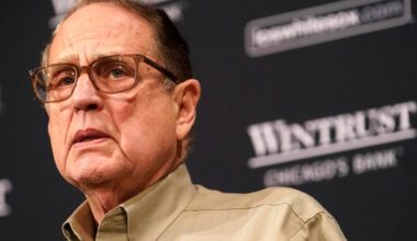 Jerry Reinsdorf open to selling White Sox, and in talks with possible buyer, according to report