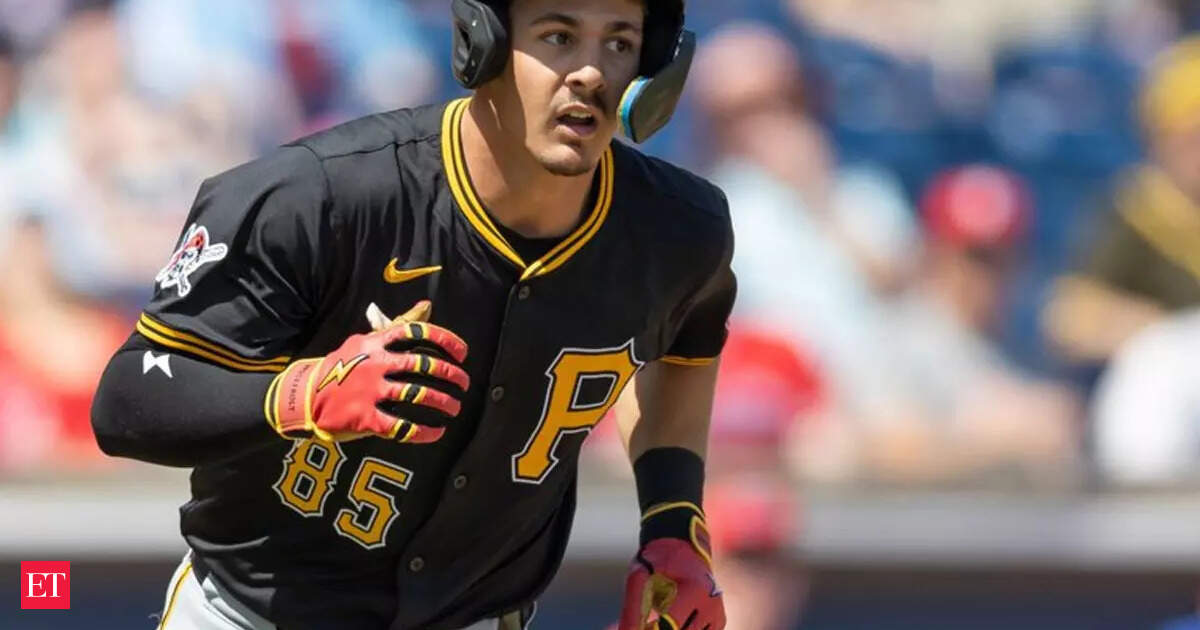 Konnor Griffin gets nasty hit in head by Will Bednar’s speedy pitch - WATCH