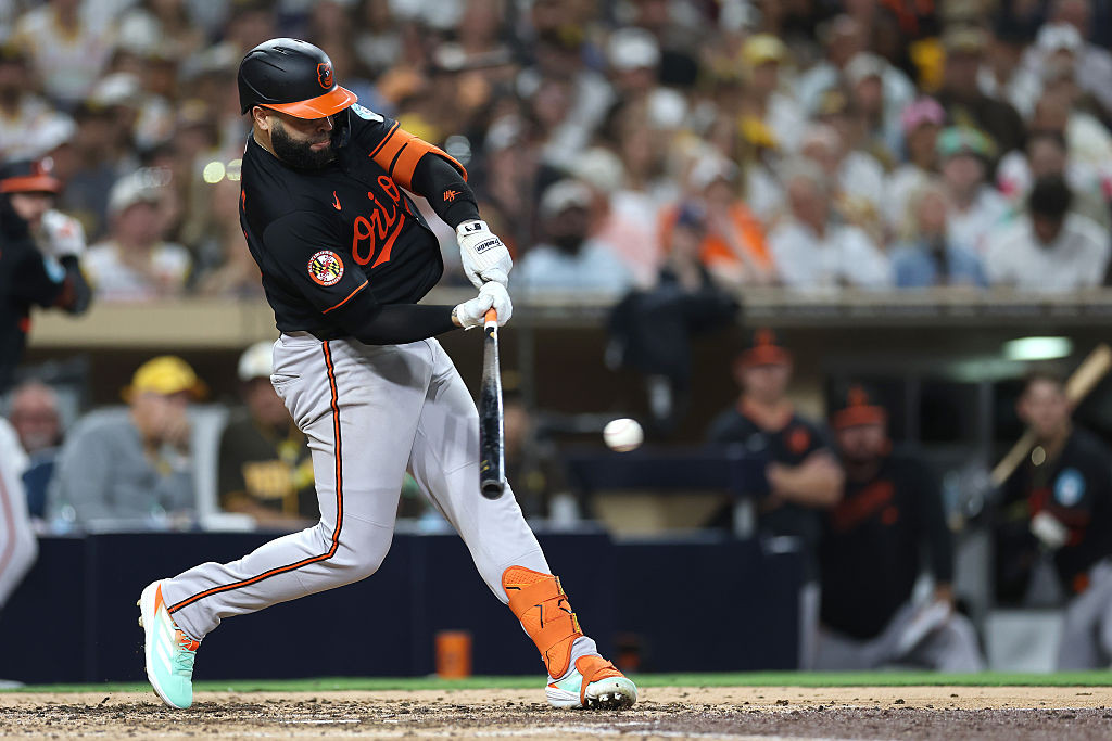 Wells makes successful return and Orioles clinch series with 6-2 win