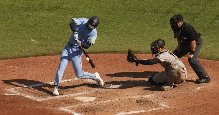 Blue Jays beat Orioles 11-2 to complete sweep