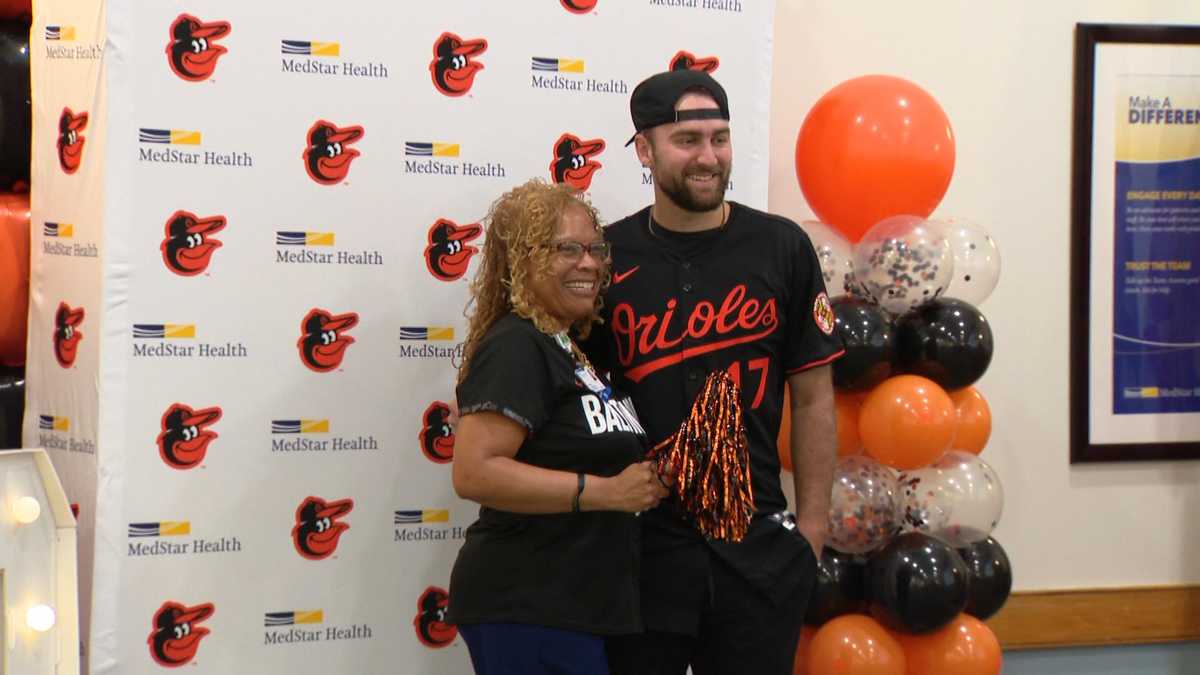 Colton Cowser visits MedStar Good Samaritan Hospital staff