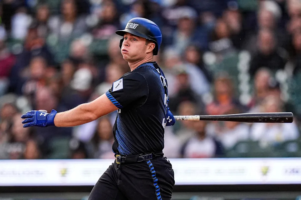 Detroit Tigers third base Colt Keith (33) bats against Chicago White Sox during the first inning at Comerica Park in Detroit on Friday, September 5, 2025.