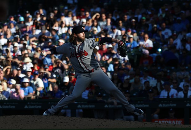 Braves pitcher Pierce Johnson throws against the Cubs in the eighth inning at Wrigley Field on Sept. 1, 2025, in Chicago. (John J. Kim/Chicago Tribune)
