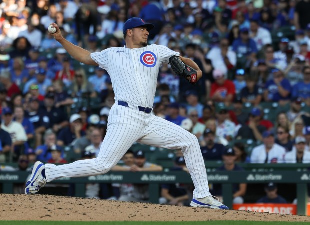 Cubs pitcher Brad Keller throws against the Braves in the ninth inning at Wrigley Field on Sept. 1, 2025, in Chicago. (John J. Kim/Chicago Tribune)