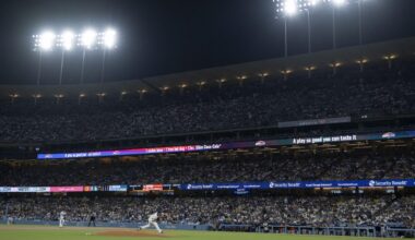 Los Angeles Dodgers starting pitcher Clayton Kershaw (22) delivers during the first inning of a baseball game against the San Francisco Giants in Los Angeles, Friday, Sept. 19, 2025. (AP Photo/Kyusung Gong)