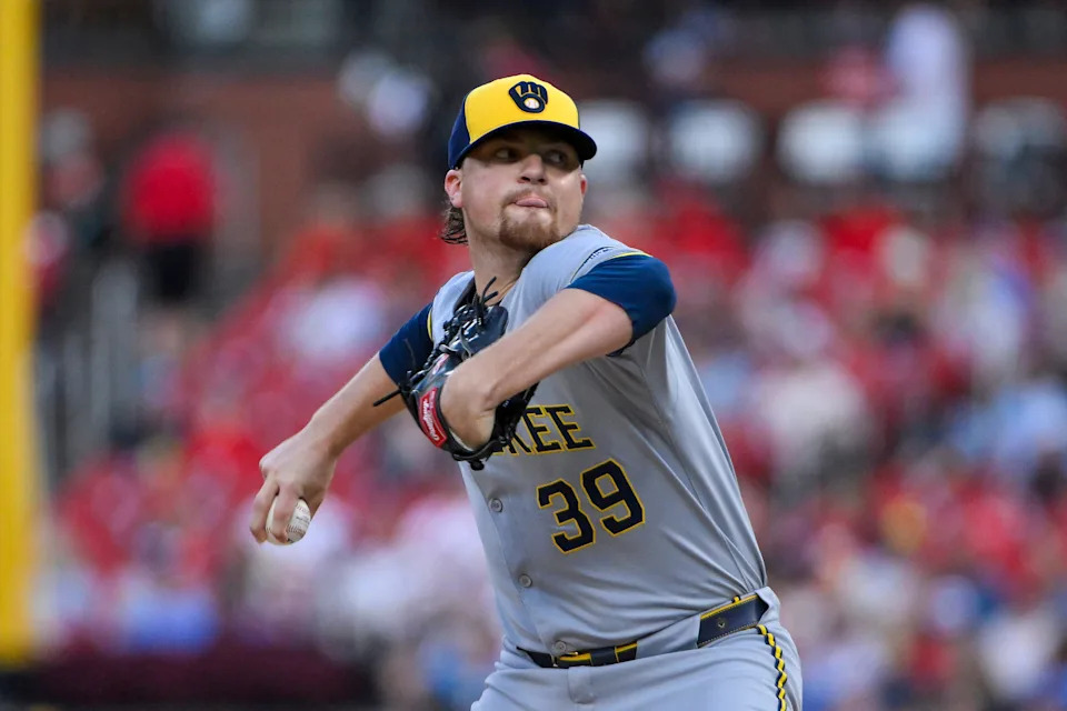 Sep 20, 2025; St. Louis, Missouri, USA; Milwaukee Brewers starting pitcher Chad Patrick (39) pitches against the St. Louis Cardinals during the first inning at Busch Stadium. Mandatory Credit: Jeff Curry-Imagn Images