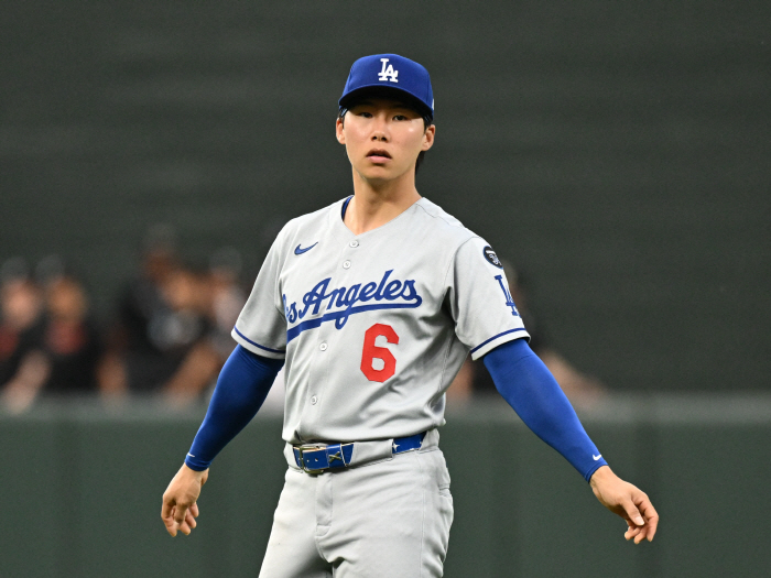 First at-bat strikeout → What's wrong with Kim Hye-sung as a substitute? Coach Roberts, who brought up the platoon, lost his composure amid the team's sluggish performance