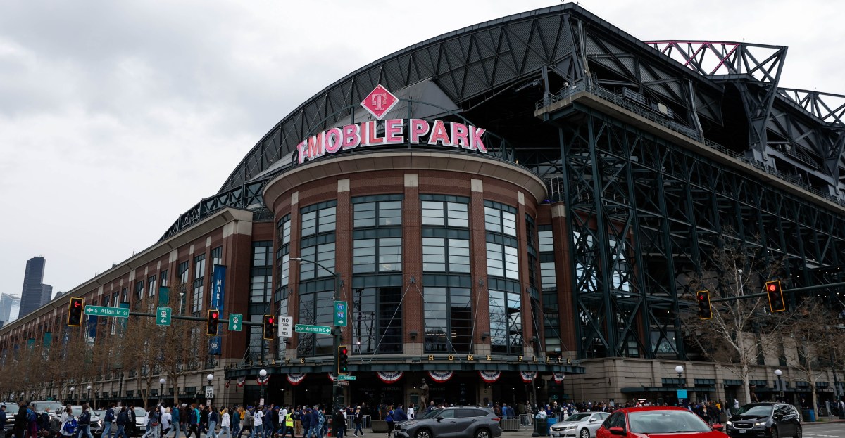 Mariners ask Seattle City Council for bill to stop megaphone preachers