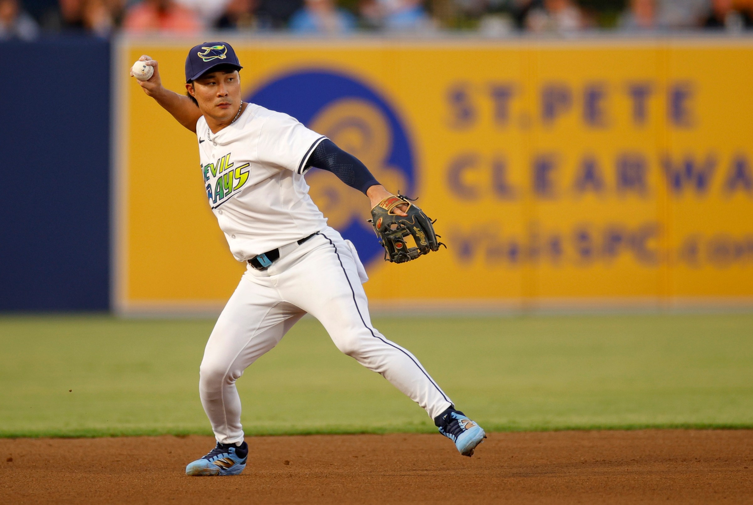 TAMPA, FLORIDA - JULY 19: Ha-Seong Kim #7 of the Tampa Bay Rays makes a throw to first in the third inning during a game against the Baltimore Orioles at George M. Steinbrenner Field on July 19, 2025 in Tampa, Florida. (Photo by Mike Ehrmann/Getty Images)
