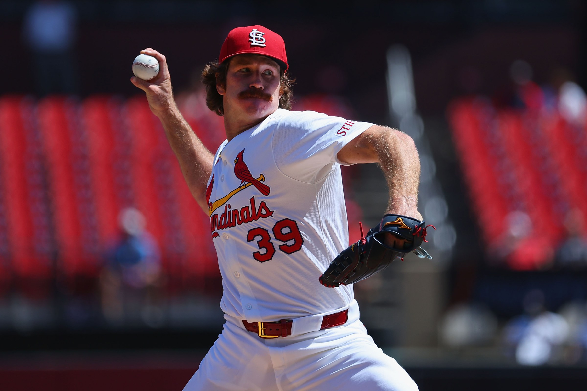 ST LOUIS, MISSOURI - AUGUST 28: Miles Mikolas #39 of the St. Louis Cardinals delivers a pitch against the Pittsburgh Pirates in the first inning at Busch Stadium on August 28, 2025 in St Louis, Missouri. (Photo by Dilip Vishwanat/Getty Images)