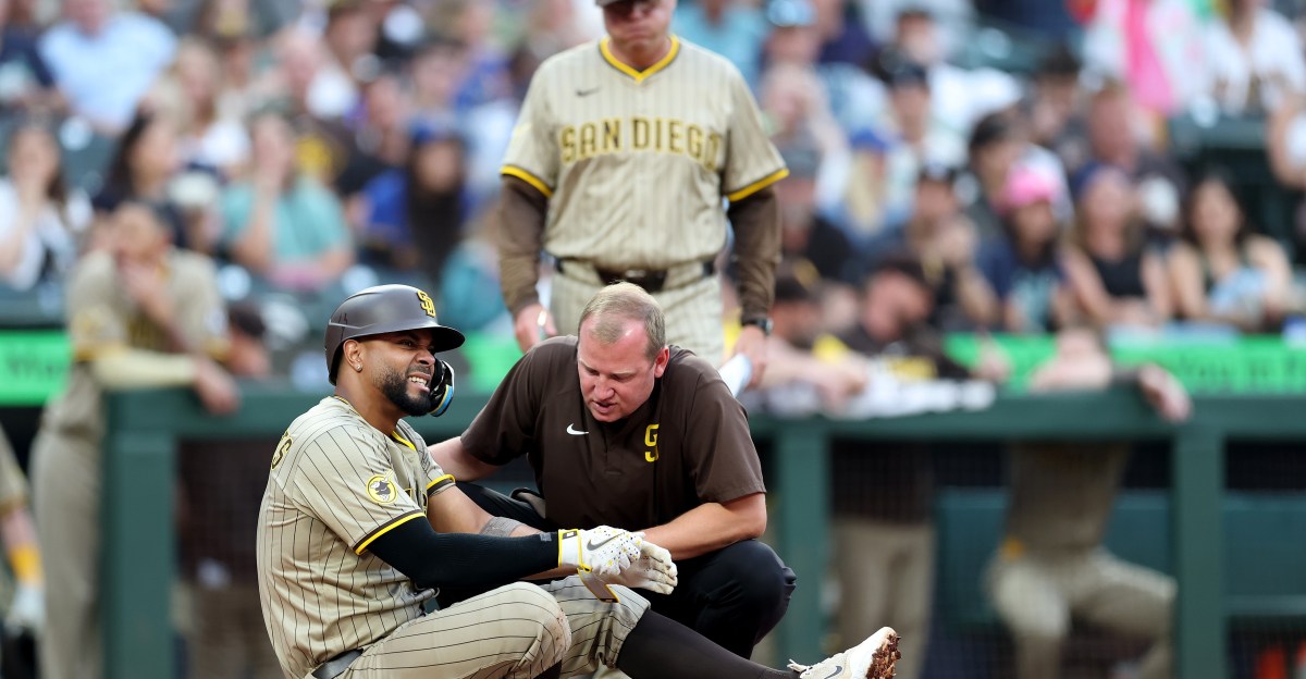 Padres lose Bogaerts, call up McCoy