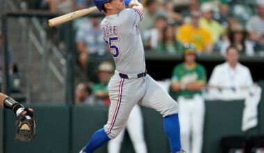 Seager’s appendicitis brings Dylan Moore to Texas