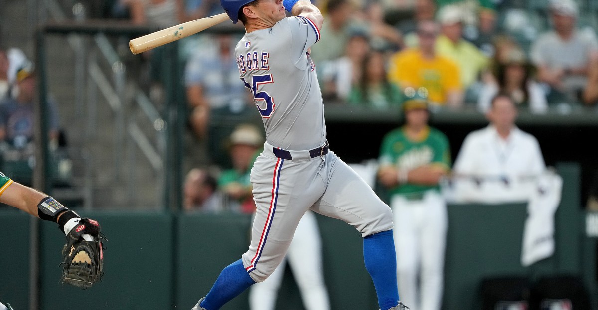 Seager’s appendicitis brings Dylan Moore to Texas