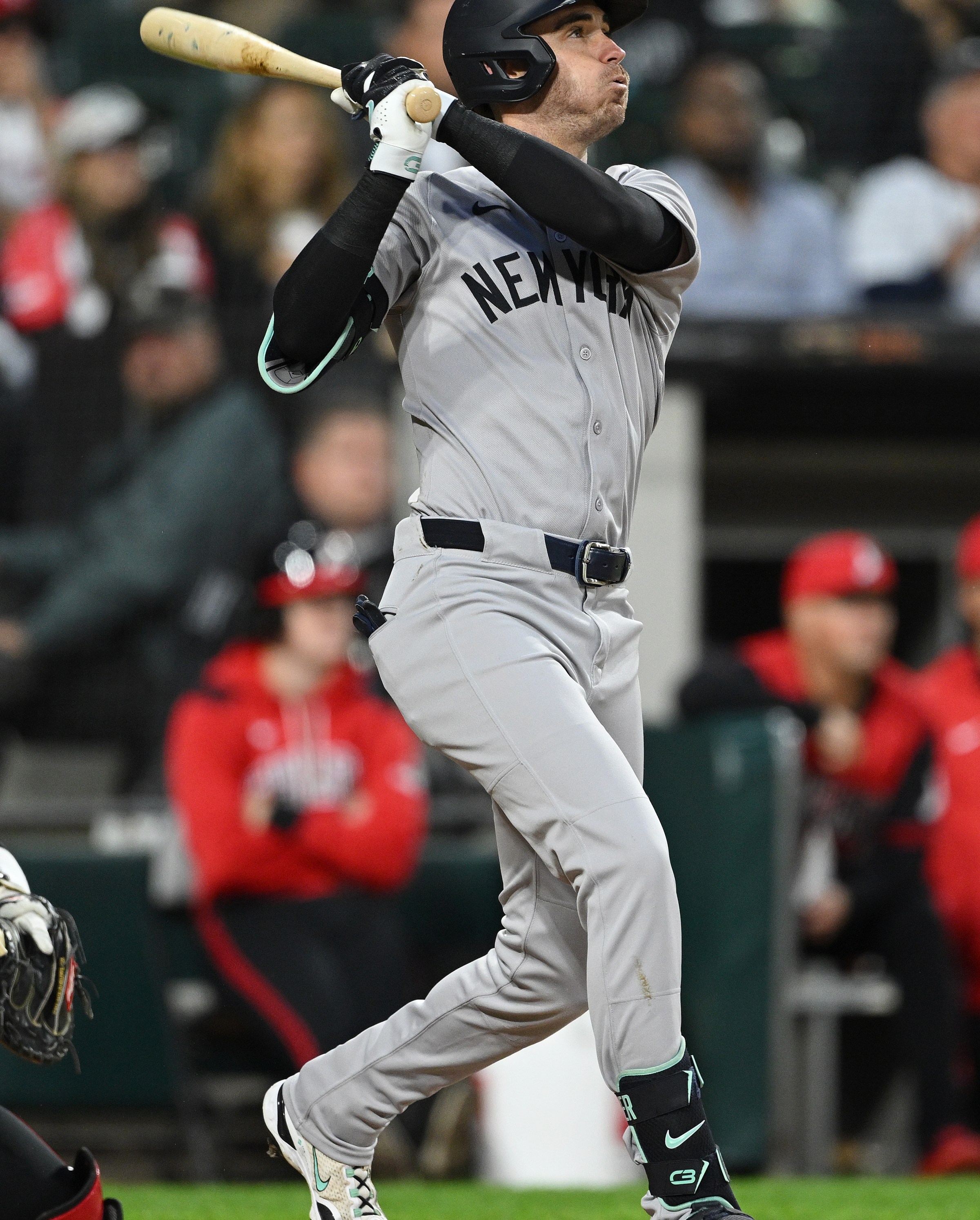 CHICAGO, ILLINOIS - AUGUST 29: Cody Bellinger #35 of the New York Yankees at bat against the Chicago White Sox at Rate Field on August 29, 2025 in Chicago, Illinois. (Photo by Daniel Bartel/Getty Images)
