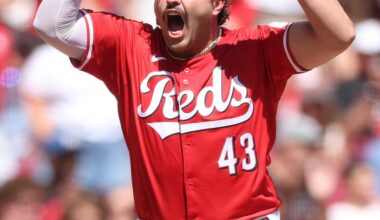 Resilient Reds walk off Blue Jays in 5-4 thriller