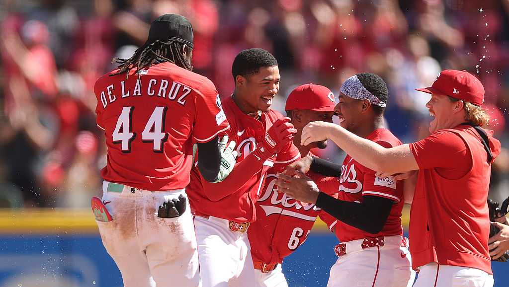 Marte hits walk-off single as Reds complete ninth inning rally, defeat Blue Jays