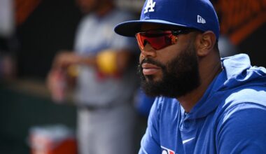 Braves claim catcher Chuckie Robinson, per report