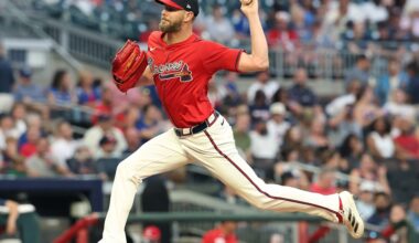 Chris Sale dominates, bats come to life late in 4-1 win.