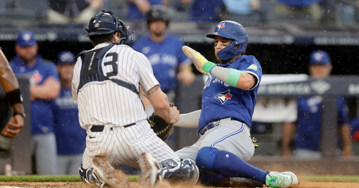Yankees win rainy game over Blue Jays, 3-1, behind pitching and defense