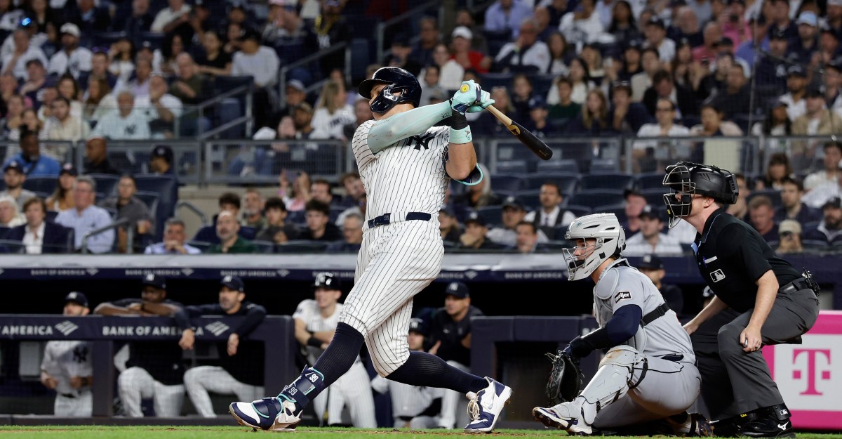 Yankees 9, Tigers 3: Captain ties the Clipper in blowout win