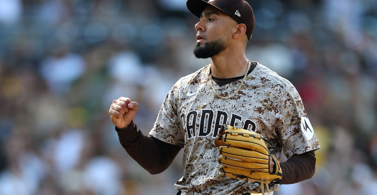 Padres hold off Rockies to win game, series