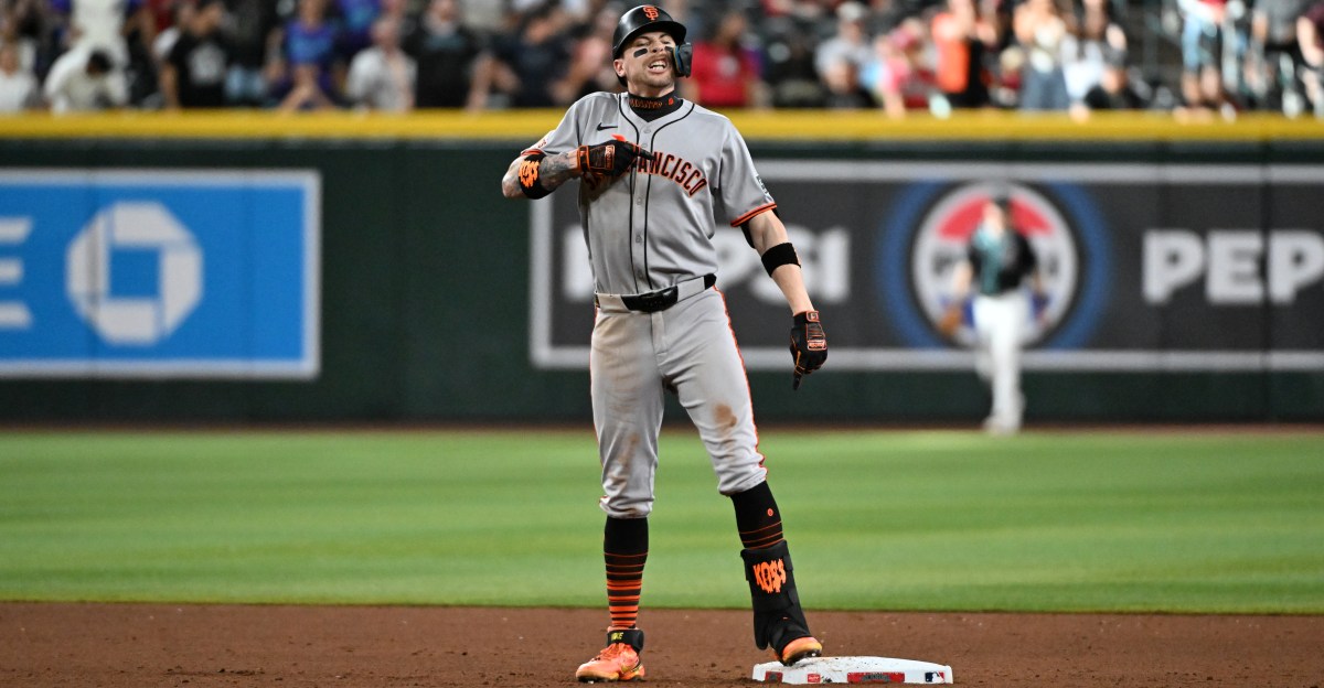 Giants score five runs in 11th to down D-Backs