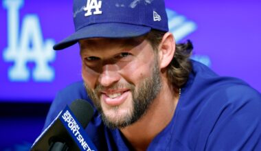 Clayton Kershaw joins elite group of one-team players