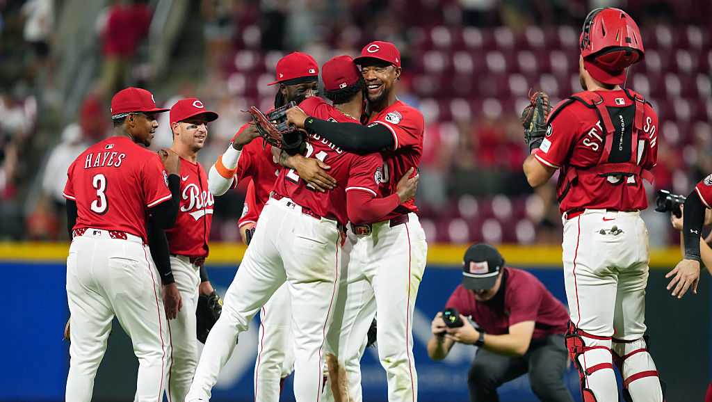 Reds offering $8 tickets, discounted concessions as team fights for playoff spot