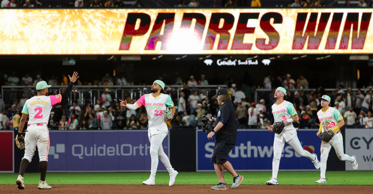 D-Backs Eliminated by Errors in San Diego