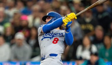 Kiké Hernandez hits go-ahead double in 9th to lift Dodgers past Mariners, 5-3