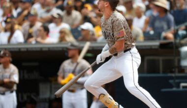 Padres complete sweep of Diamondbacks, reach 90 wins