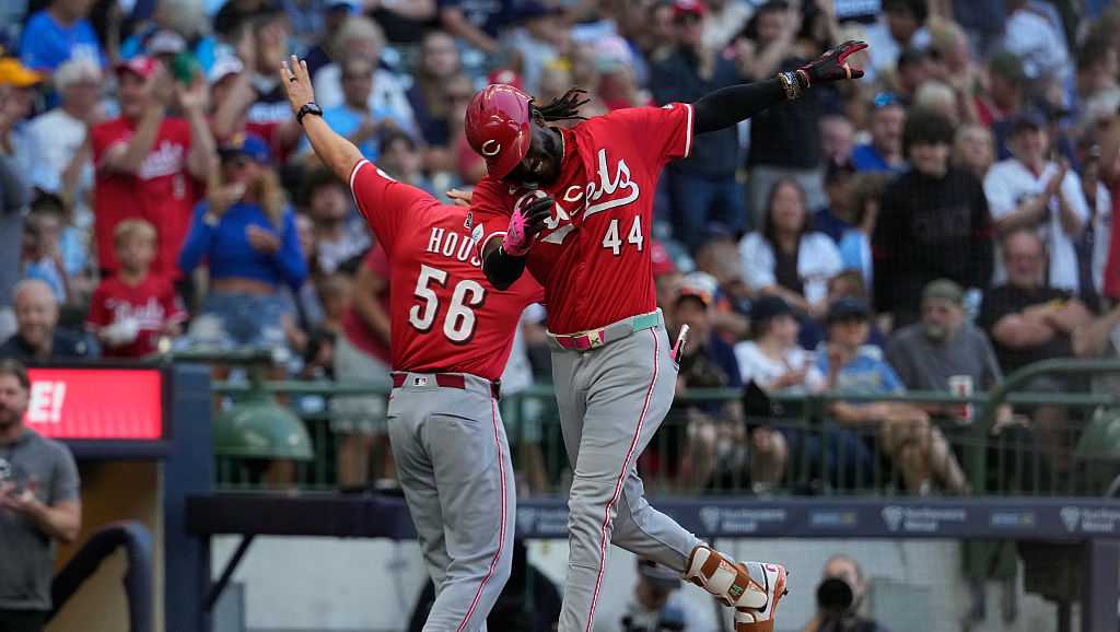 Reds' push for a sweep-free season narrowly comes up short in homestretch