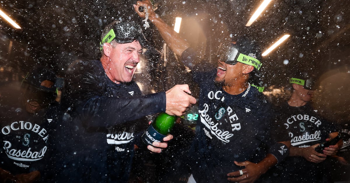 Mariners secure a playoff spot, vying for first AL West title since 2001 – KIRO 7 News Seattle