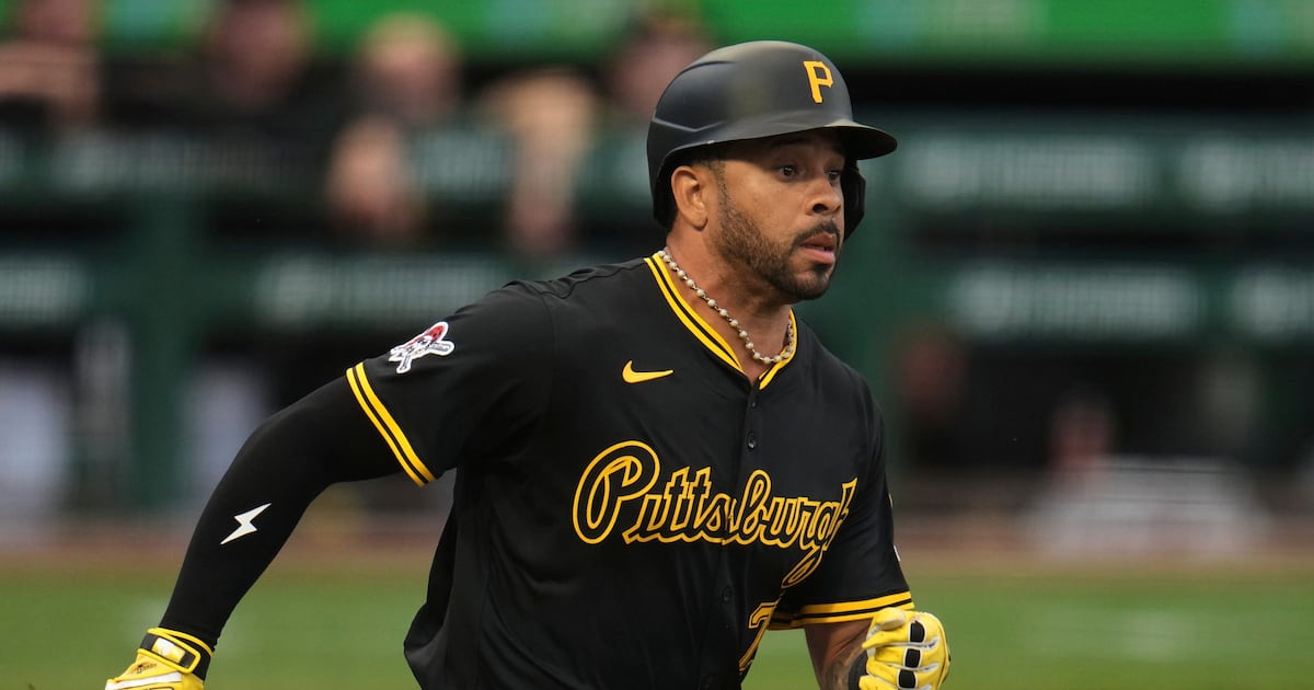 Pirates strike early vs. future Hall of Famer, Fend off comeback attempt to down Dodgers