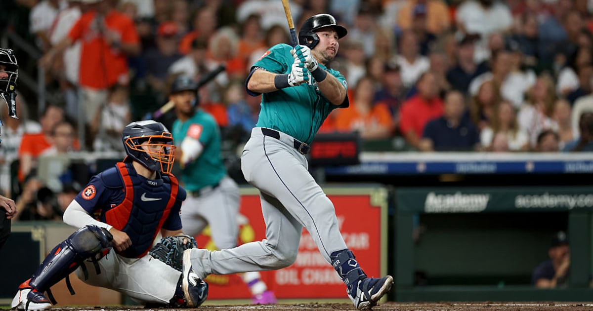 Raleigh belts 58th homer as Mariners sweep Astros, extend AL West lead – KIRO 7 News Seattle
