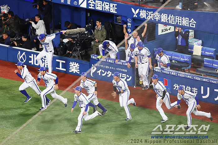 I'll take responsibility for failing to win the league...Is there any other reason for the announcement of his resignation after the end of the season on the day he was confirmed for second place, and the exit of a coach from the Legend of Permanent Resignation (Min Chang-ki's Japanese Baseball)