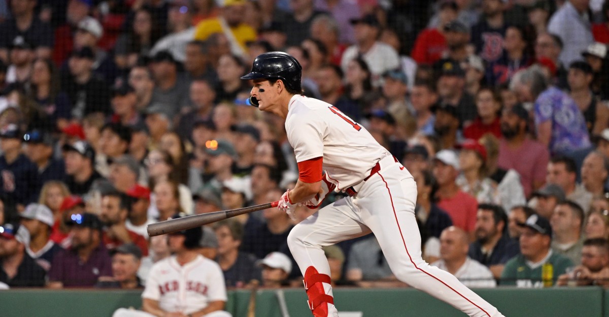 Roman Anthony exits Tuesday’s game against the Guardians with an oblique injury