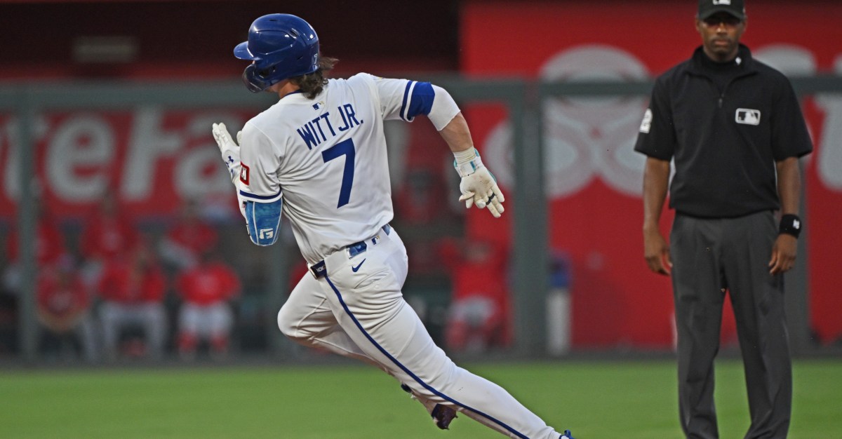 Royals finally beat the Athletics, 4-2