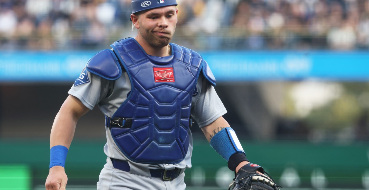 Dodgers news: Dalton Rushing leaves game after fouling ball off knee