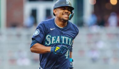 Mariners lineup hits five homers in 10-2 route of Braves