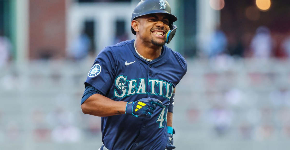 Mariners lineup hits five homers in 10-2 route of Braves