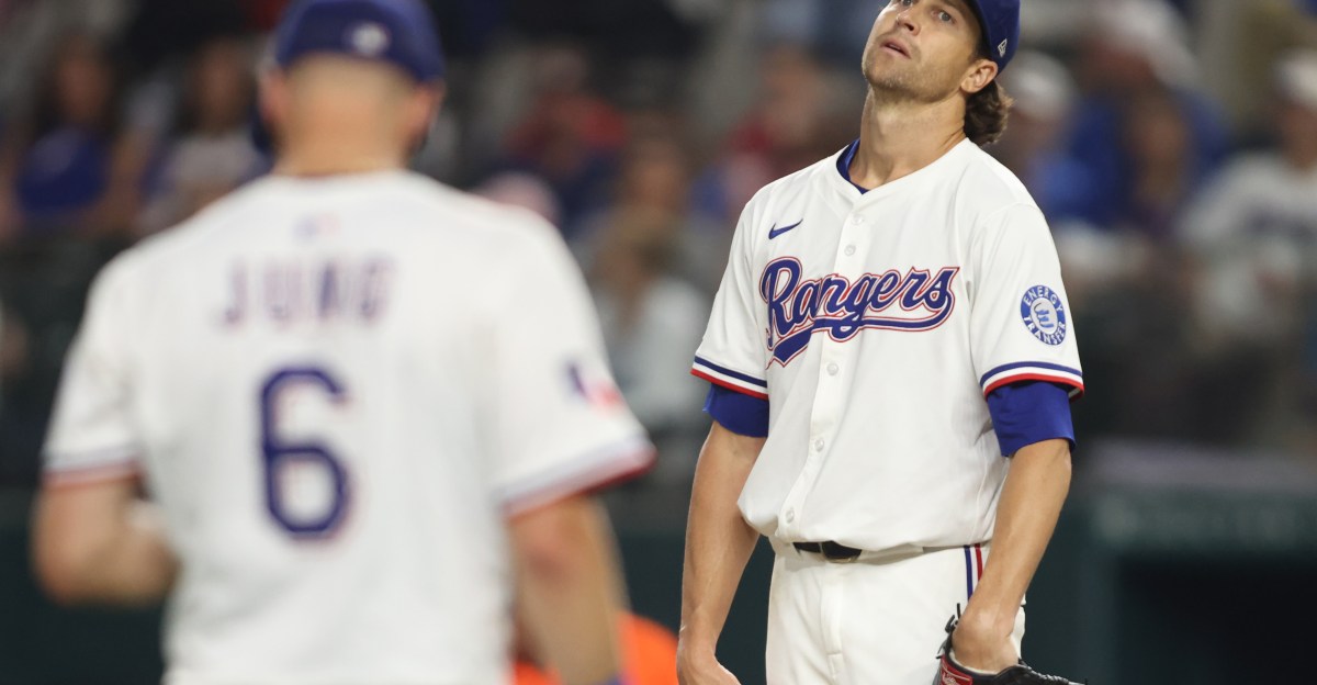 Texas Rangers lose ground while stumbling against Houston Astros