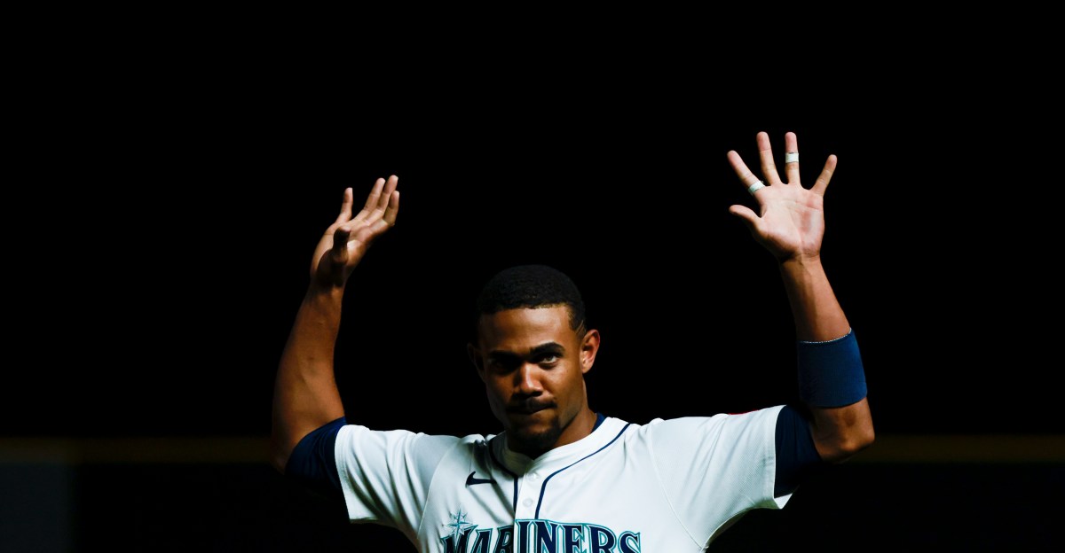 Seattle Mariners hit the gaps, keep the magic alive for 4-2 win