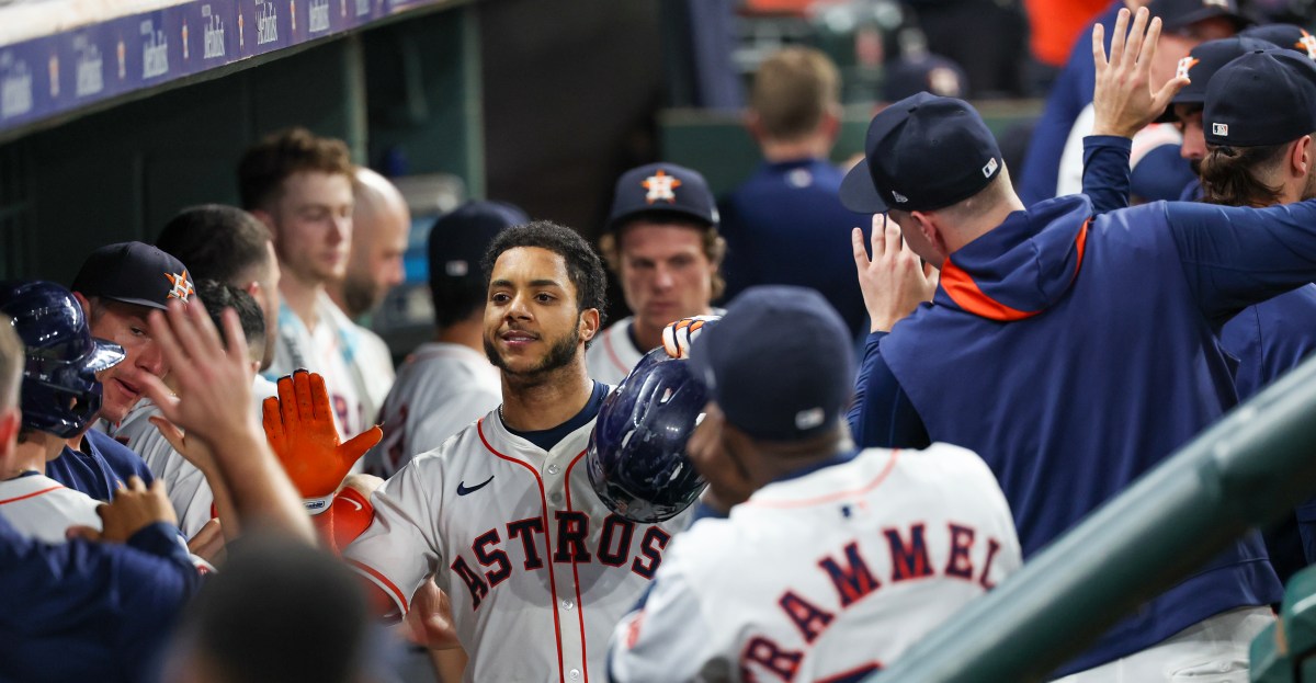 Houston Astros completes the sweep, beat Rangers 5-2