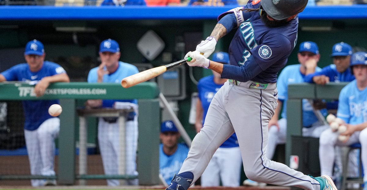 Mariners utilize KISS method, beat Royals 2-0