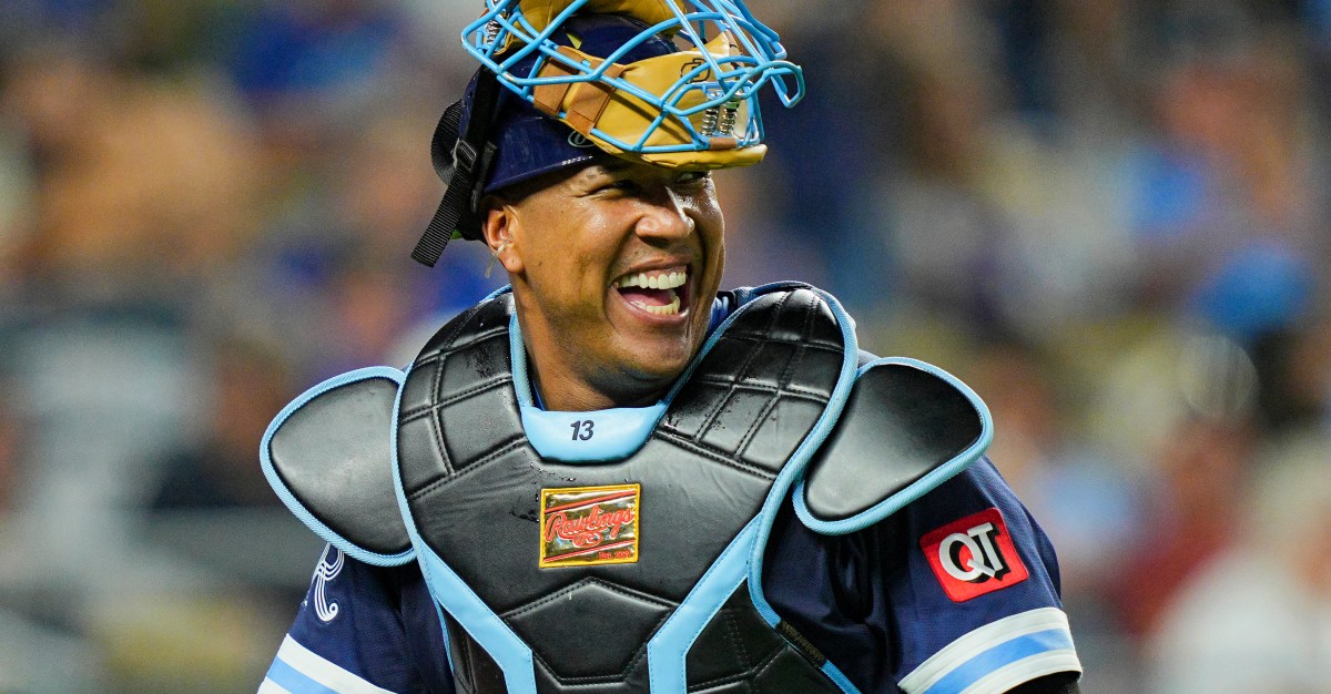 Royals unleash 27-hit barrage in 20-1 beatdown of Blue Jays