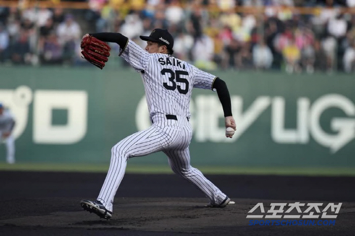 In the bottom of the 11th inning of 00 extra innings, a walk was thrown with no outs, and the closing loss manager apologized to the starting pitcher without losing a point in eight innings (Min Chang-ki's Japanese baseball)